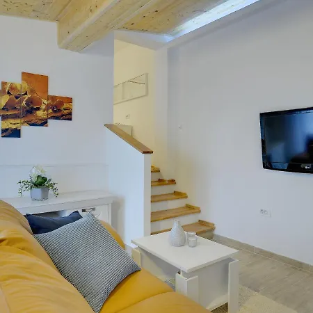 Holiday 15 Minutes Drive From The Coast Hébergement de vacances Vodnjan