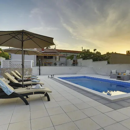 بيت للعطل Holiday 15 Minutes Drive From The Coast فودنيان
